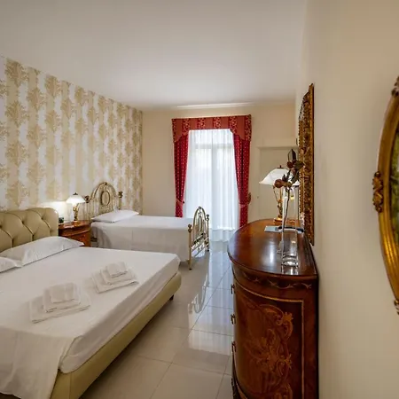 Floyd Charming Bed & Breakfast Pachino