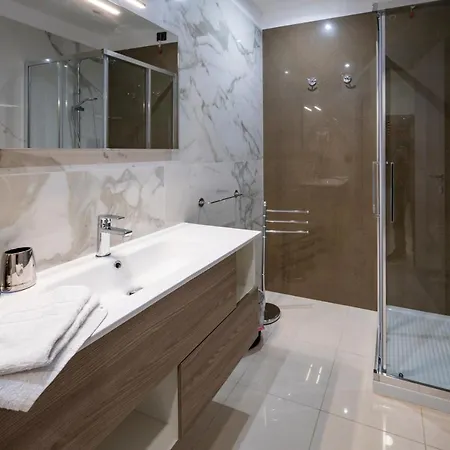 Floyd Charming 4* Пакино