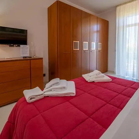 Floyd Charming Пакино