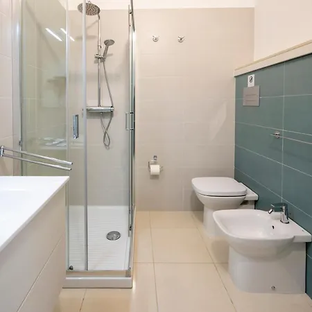 Floyd Charming Пакино