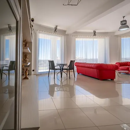 Floyd Charming Пакино