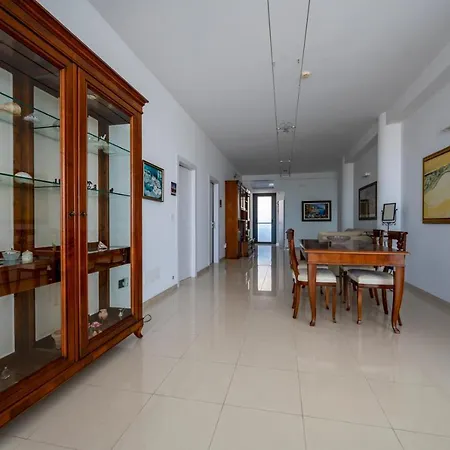 Floyd Charming 4* Пакино