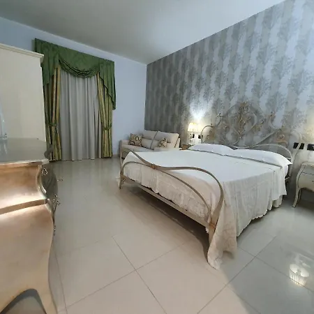 Floyd Charming Пакино