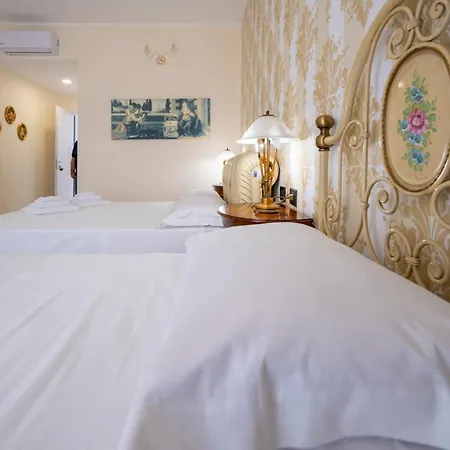 Bed & Breakfast Floyd Charming Pachino